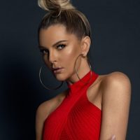 Lo que el tajo del vestido de Marjorie de Sousa dejó al descubierto