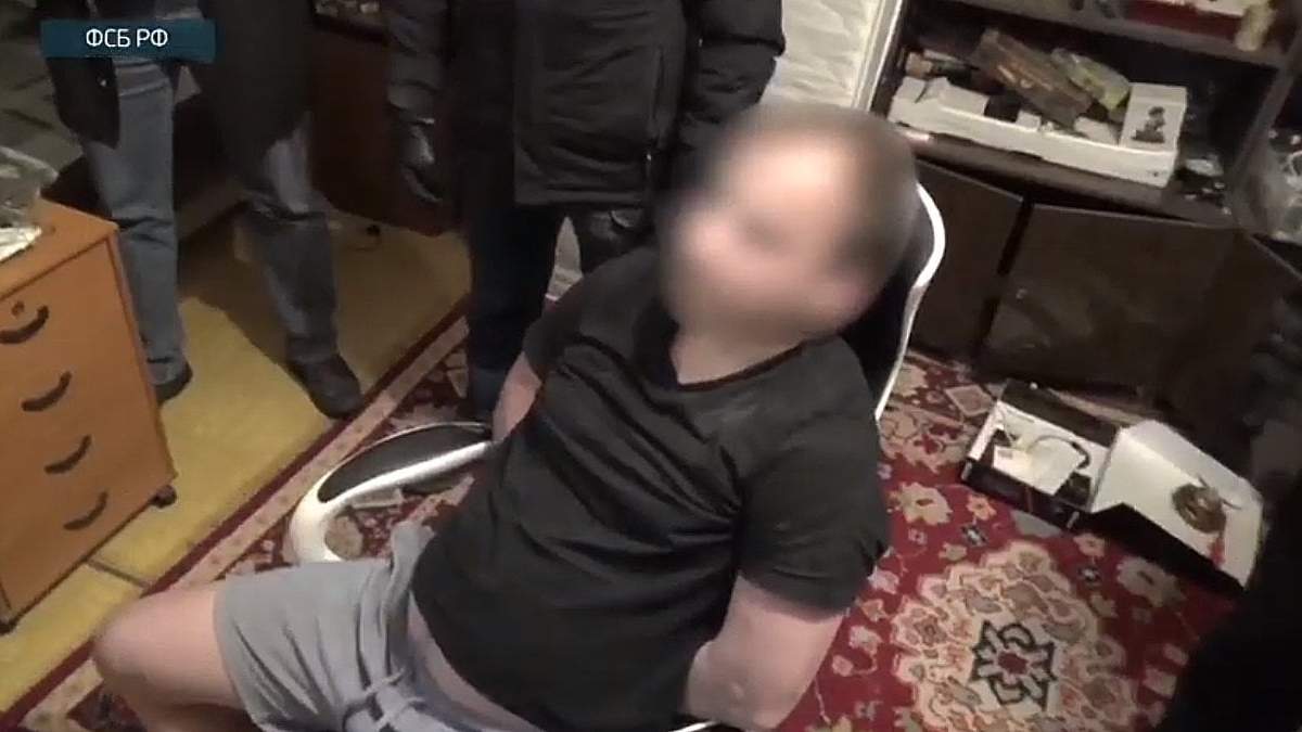 Uno de los piratas informáticos detenido
