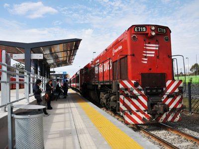 Meoni adelantó que buscarán extender el servicio nocturno de trenes y subte