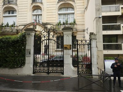 Detenido un hombre que amenazó con inmolarse en el consulado de Irán en París