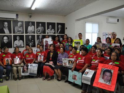 Familiares de desaparecidos denuncian ante Jacobson nulo apoyo de 'El Bronco”