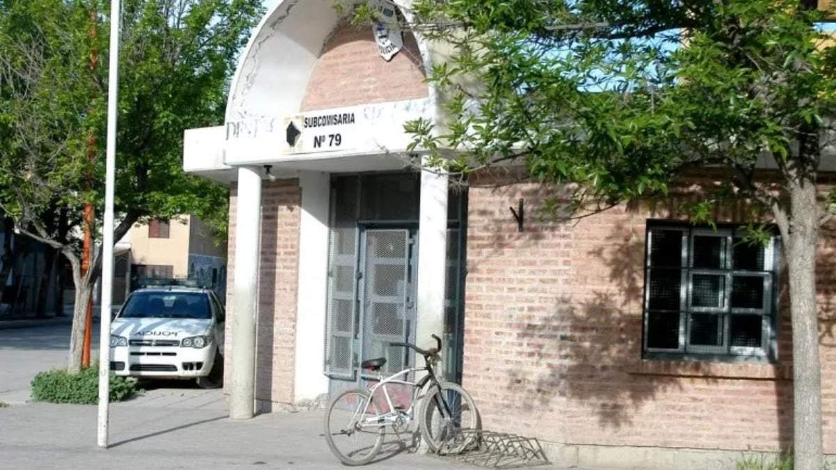 Personal de la Sub Comisaría 79 atrapó al delincuente. Fuente: Facebook