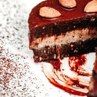 Torta mágia keto de chocolate, con solo 4 ingredientes y sin prender el horno, una maravilla sin carbohidratos