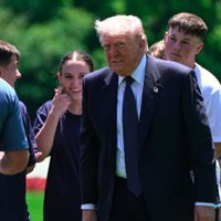 Trump asegura que pondrá fin a la ofensiva y al "efectivo" bloqueo en Ormuz si Irán "acepta cumplir"