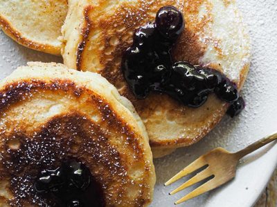 Tortitas de ricota y frutos rojos proteicas: para terminar con el antojo dulce y sin aumentar calorías