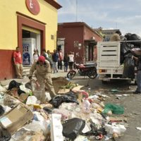 Comerciantes y habitantes bloquean centro de Oaxaca; exigen solucionar conflicto de la basura