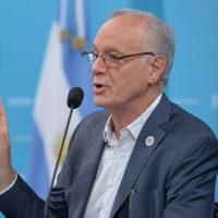 “Va terminando la pandemia tal como la conocimos”: Gollán confía en el efecto de la vacunación