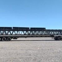 Avanza la construcción del puente metálico sobre el río Curi Leuvú