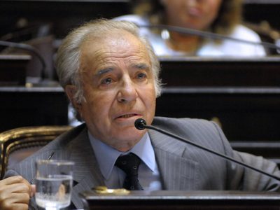 Mientras Carlos Menem se encuentra en estado delicado, Nancy Pazos anunció su fallecimiento