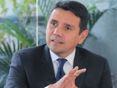 Ecuador pide cancelar el estatus de refugiado concedido por México a un exministro de Correa