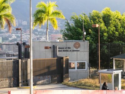 EU reabre embajada en Venezuela meses después de operación militar capturó a Nicolás Maduro