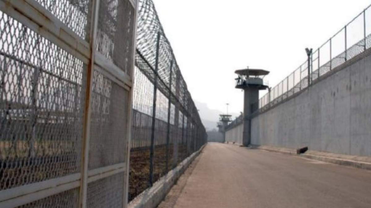 En el operativo realizado en Santa Martha ingresaron binomios caninos, detectaron narcóticos y aparatos electrónicos en dormitorios del penal.