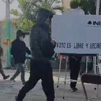 Encapuchados con armas roban paquetes electorales en Tlapanalá, Puebla; se reporta la muerte de una mujer