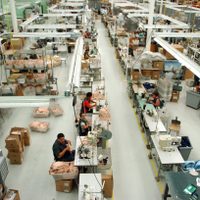 Urgen a maquiladoras acatar medidas para frenar contagios de covid-19
