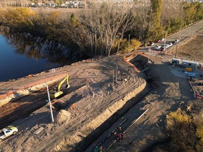 Inició la construcción del puente sobre calle Anaya, clave para el saneamiento del río Limay y la circulación