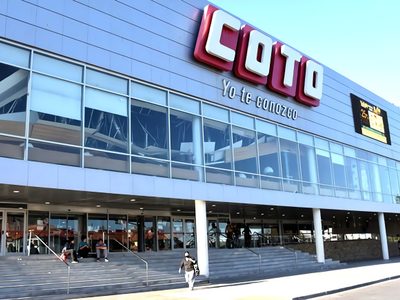 Denuncian al Coto de Neuquén por impedir el acceso a personas con discapacidad