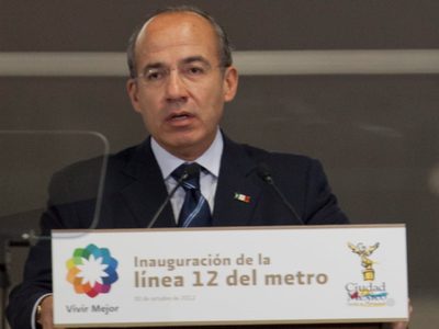 Felipe Calderón se suma a críticas contra la CDMX por colapso en L-12 del Metro