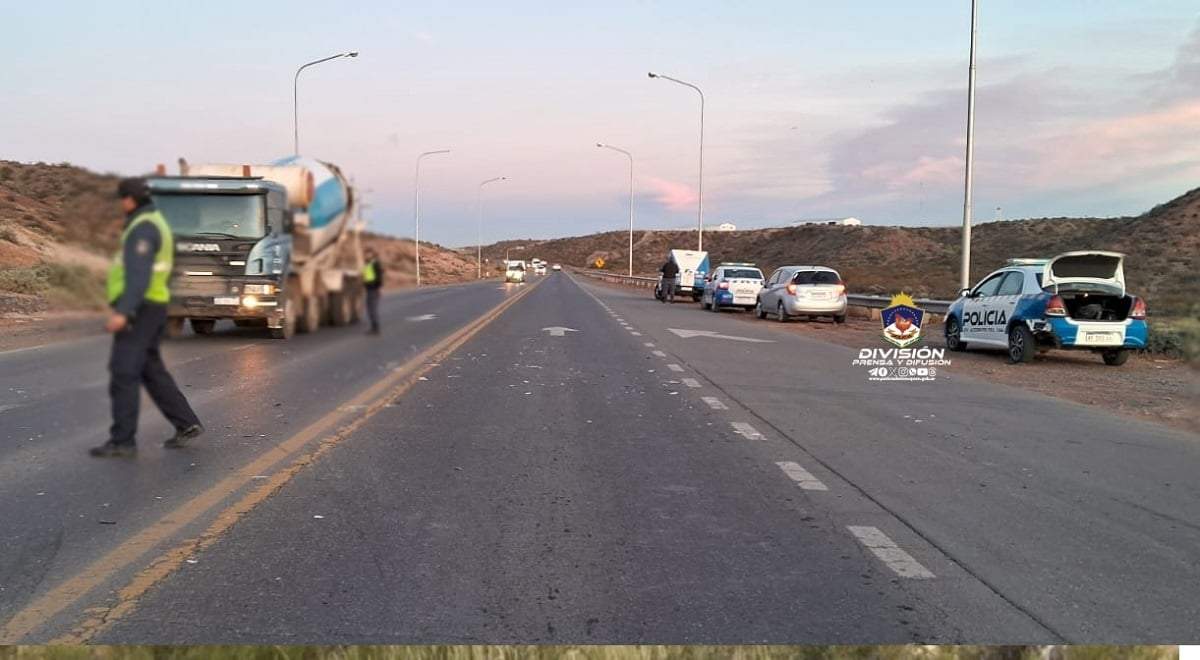 El choque ocurrió en la Autovía Norte en el derivador del Cañadón de las Cabras. Fuente (Policía de Neuquén)