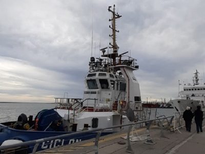 Apareció un cuerpo en un barco de Prefectura y la Justicia investiga el caso