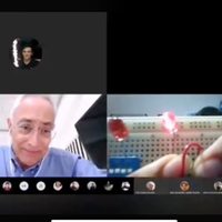 En clase virtual, maestro de la UANL humilla a alumno que padece síndrome de Asperger