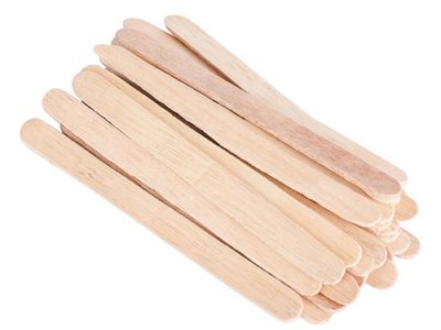 Con palitos de helado y un poco de goma eva, hacé este divina idea para poner en la mesa durante la cena de Navidad