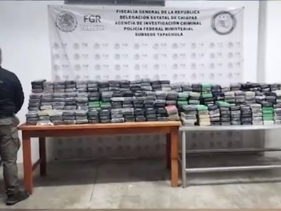 Chiapas: FGR asegura media tonelada de cocaína en tráiler cargado con pescado congelado