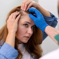Sin pasar por la peluquería: recuperá el volumen y brillo de tu cabello con 2 ingredientes que tenés en casa