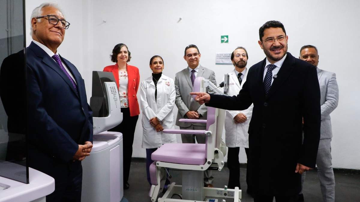 Batres y autoridades se salud recibieron los mastógrafos