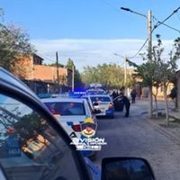 Diez allanamientos en Valentina Sur: armas y demorados