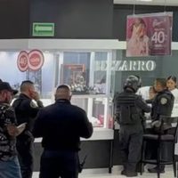 Se hicieron pasar por clientes y robaron la joyería Bizarro de Reforma 222