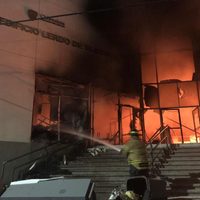 Queman oficinas públicas en Delicias por extracción de agua de presa