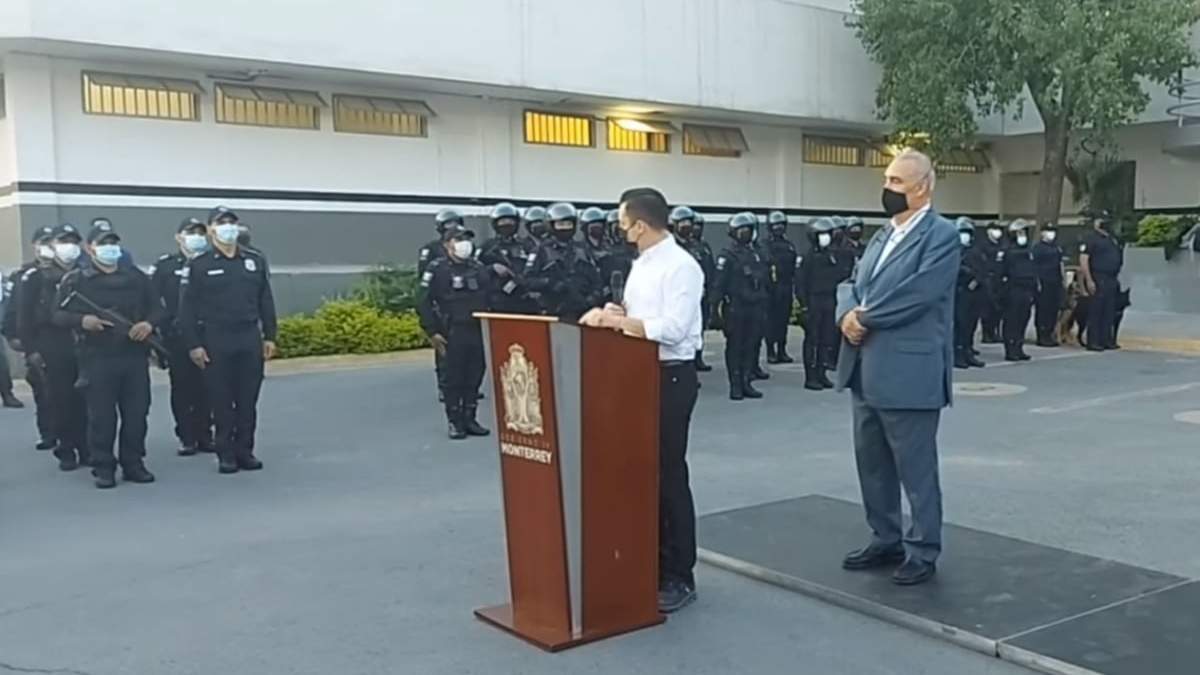 Luis Donaldo Colosio pasó revista a los policías de Monterrey