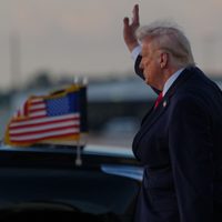 Trump amenaza a China con aranceles del 50% si descubre que envía material militar a Irán