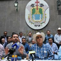 Anuncian alcaldes la liberación de Palacio de Gobierno en Veracruz