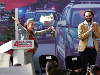 “Siento mucho orgullo”: Sheinbaum ante gritos de “¡presidenta!” en informes en alcaldías