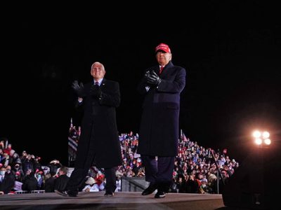 Juez federal ordena a Mike Pence testificar ante Gran Jurado sobre asalto al Capitolio