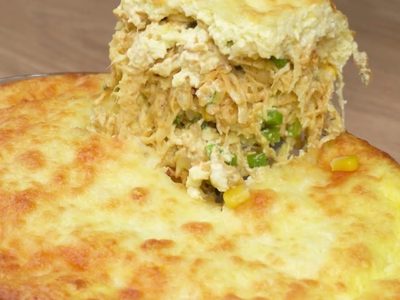 Tarta de pollo sin harina: cremosa e irresistible, la receta que no falla y que salva tu cena
