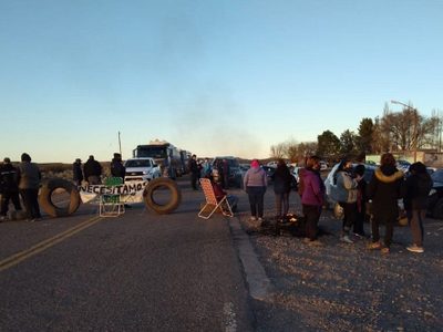 Continúa el corte en la Ruta 17: los vecinos de Sauzal Bonito denuncian falta de agua