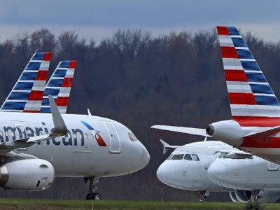 EU multa a American Airlines por decenas de retrasos en tierra
