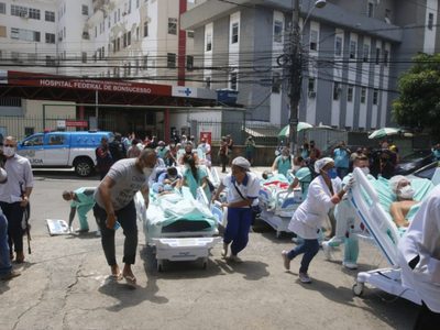 Incendio en un hospital de Río de Janeiro: evacuaron a 200 pacientes