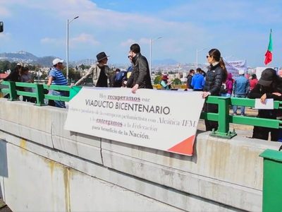 Manifestantes hacen "toma simbólica" del Viaducto Bicentenario y piden que sea gratis