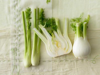 Exquisitos platos gourmet con vegetales grillados