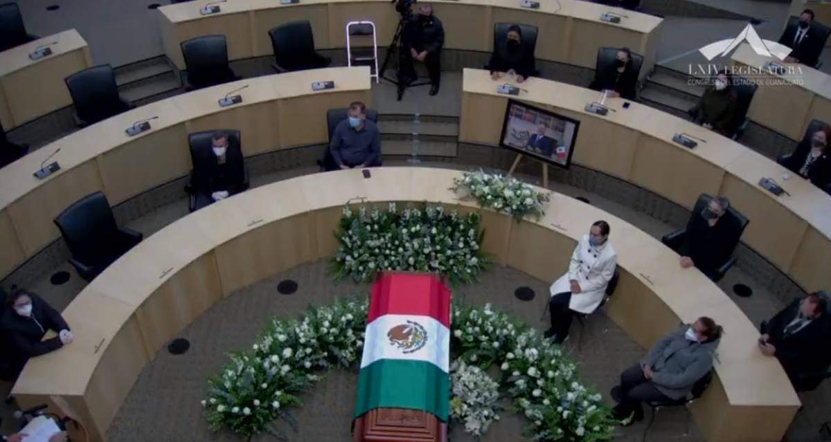 Homenaje al diputado Juan Antonio Acosta en el Congreso de Guanajuato