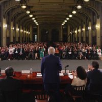 AMLO reúne a legisladores de Morena para agradecerles la aprobación de reformas