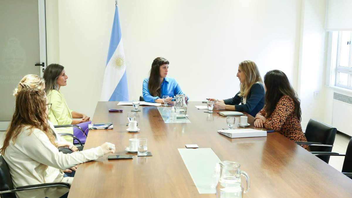 Micaela Sánchez Malcolm, Cecilia Nicolini y otras representantes de Medio Ambiente. Fuente: (Twitter)