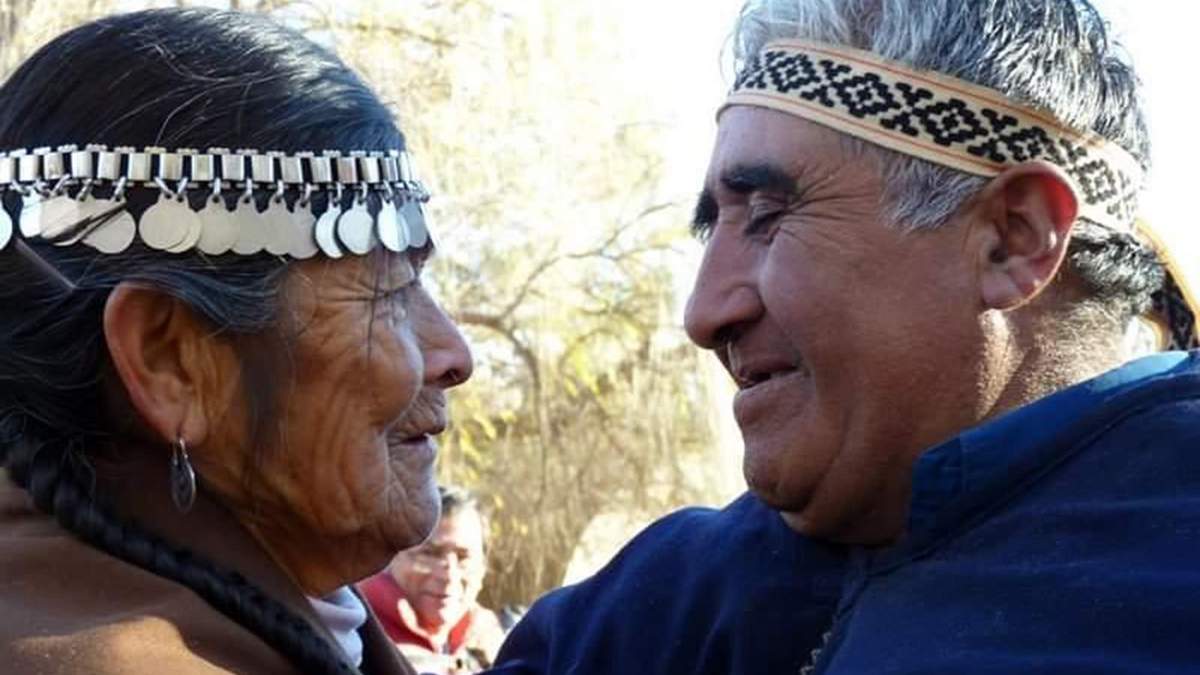 Lucia Cañiwkura y Elias Maripan. Fuente: (Twitter)