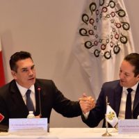Relevo en la Conago: propone reconciliación a AMLO y busca marco legal