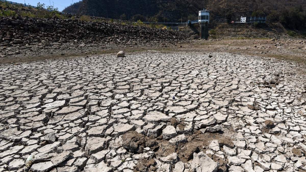 El nivel de agua en la Presa “Miguel Alema´n” en Valle de Bravo continu´a bajando