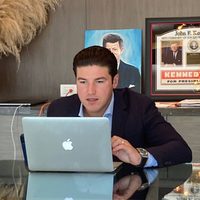 Samuel García lanza consulta en Instagram sobre regreso a clases