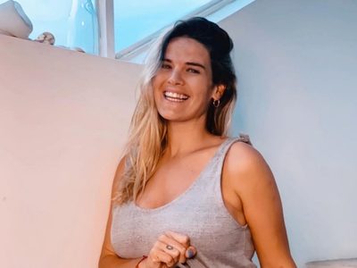 Ansiada espera: Mica Vázquez lució su gran panza desde la playa y arrasó en las redes